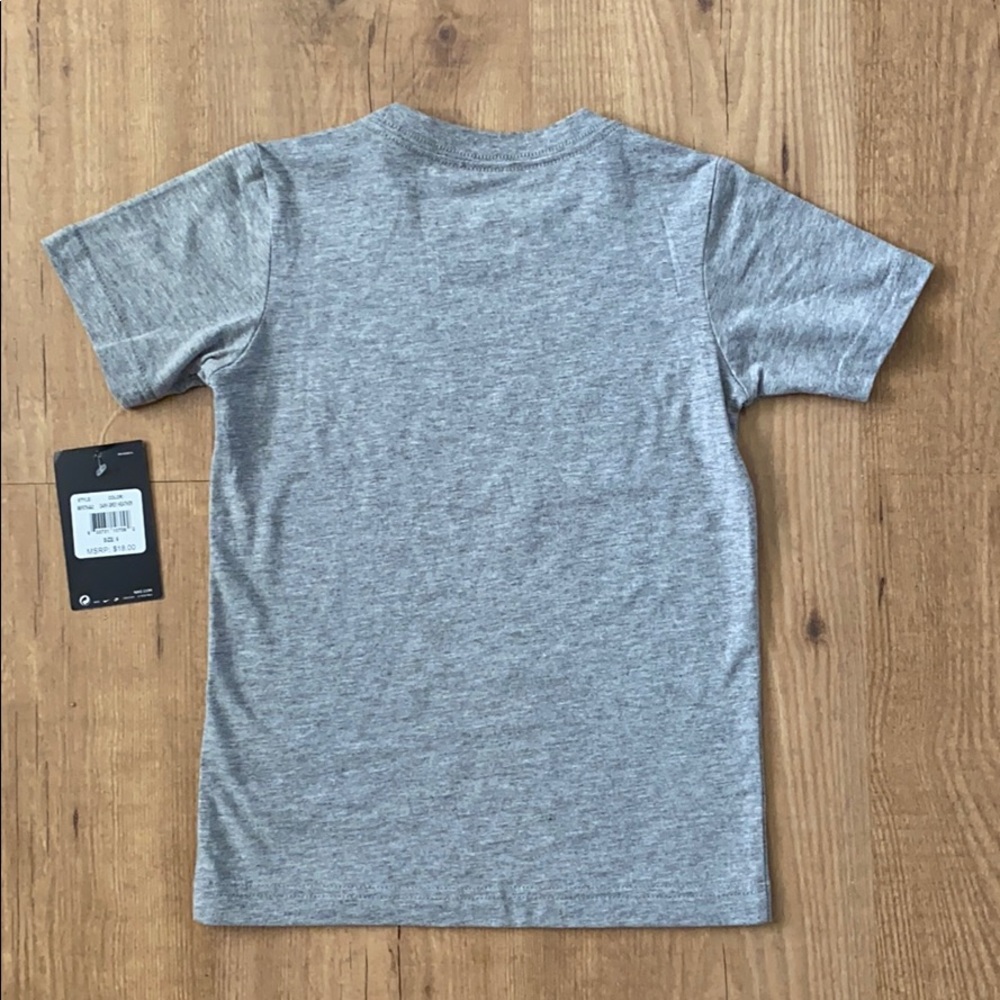 ☀️🏖SALE🏖☀️ NWT Child’s Nike Shirt - Picture 2 of 3